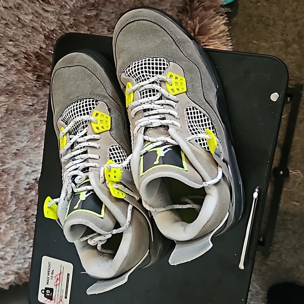 Air Jordan 4 Retro SE Mid Neon 95 CT5342-007